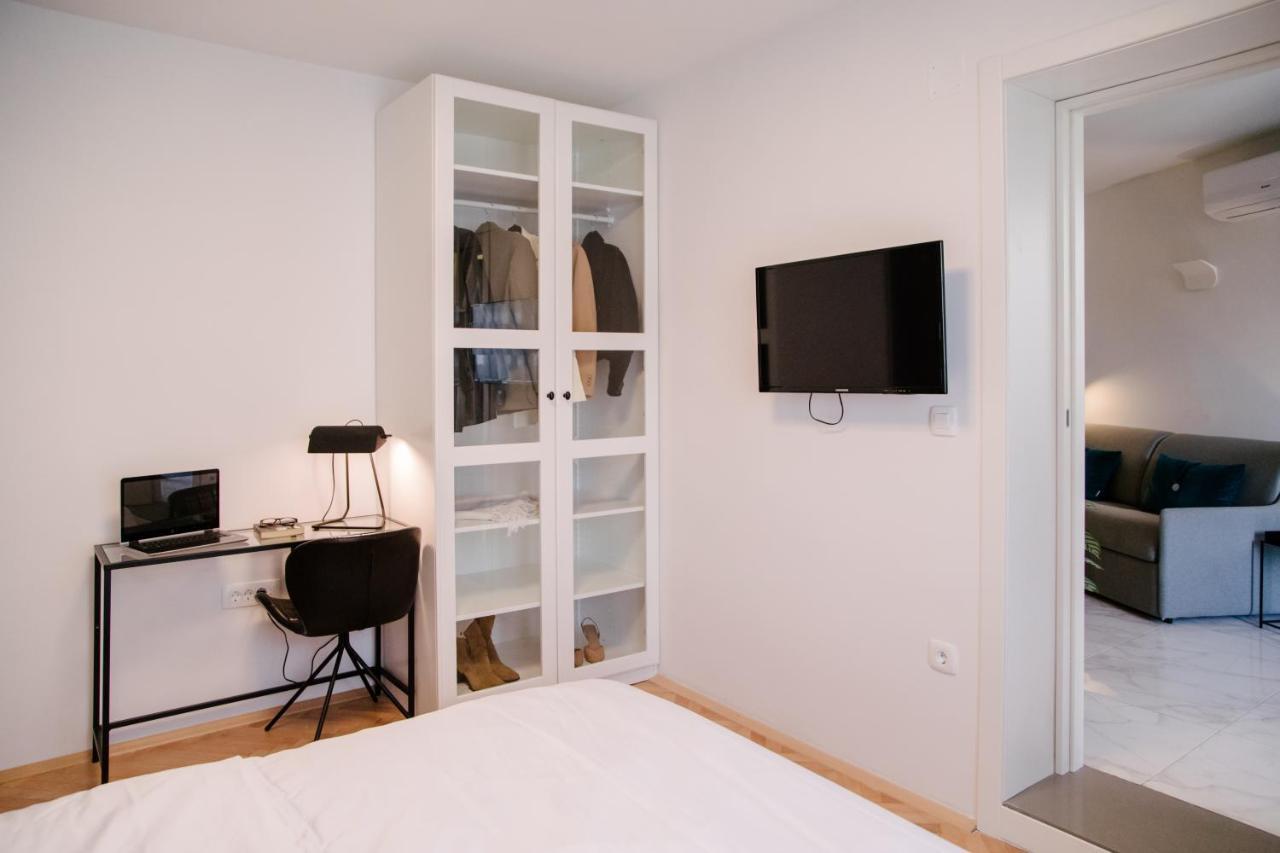 Apartma Toni *