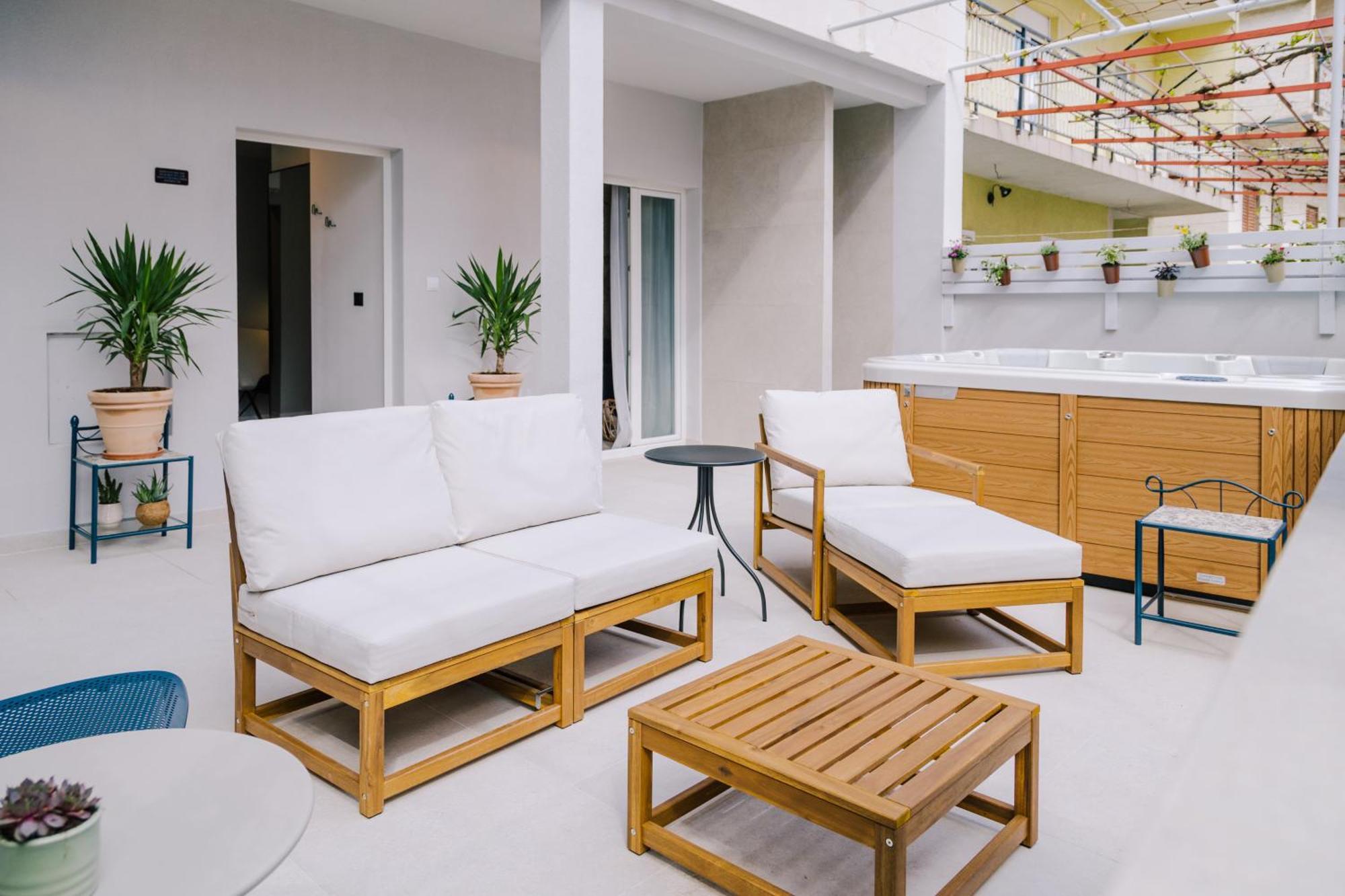 Toni Apartma *